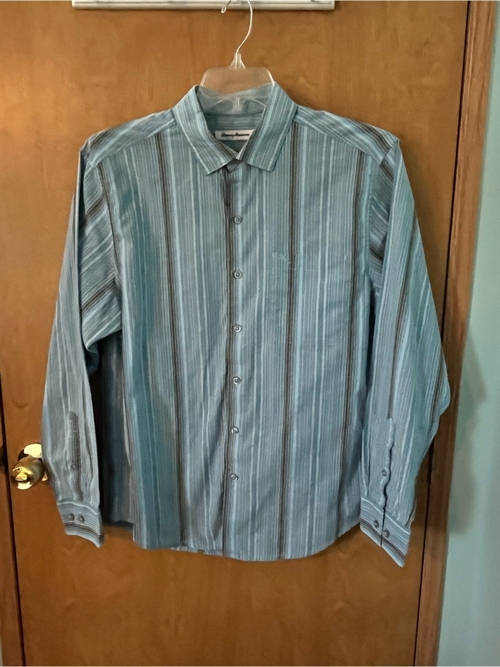 Tommy Bahama Island Zone  Blues Striped Men's L/S Button -Down Size Medium EUC